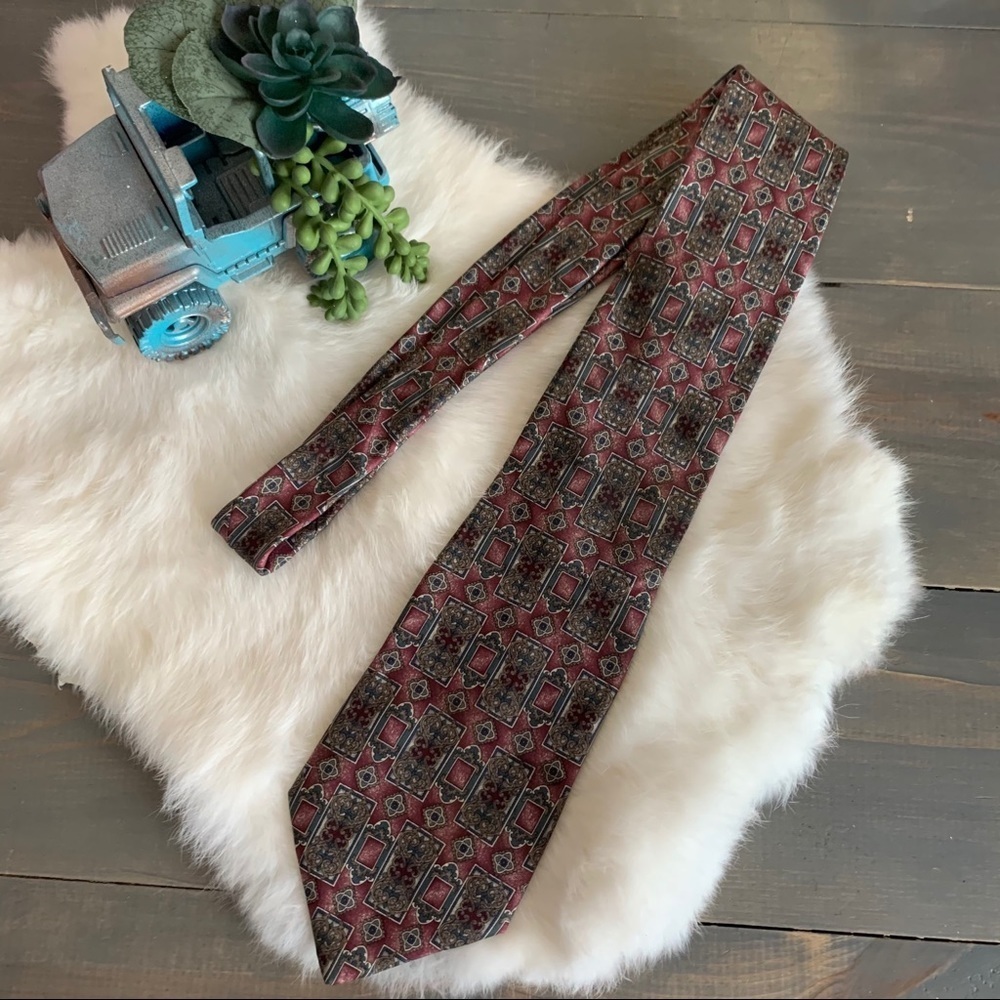 Vtg Requirements Patterned Italian Silk Necktie